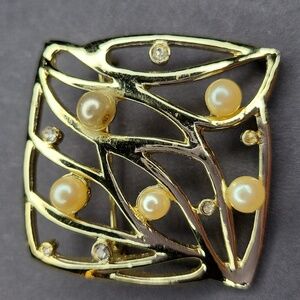 Vines of Pearls Brooch